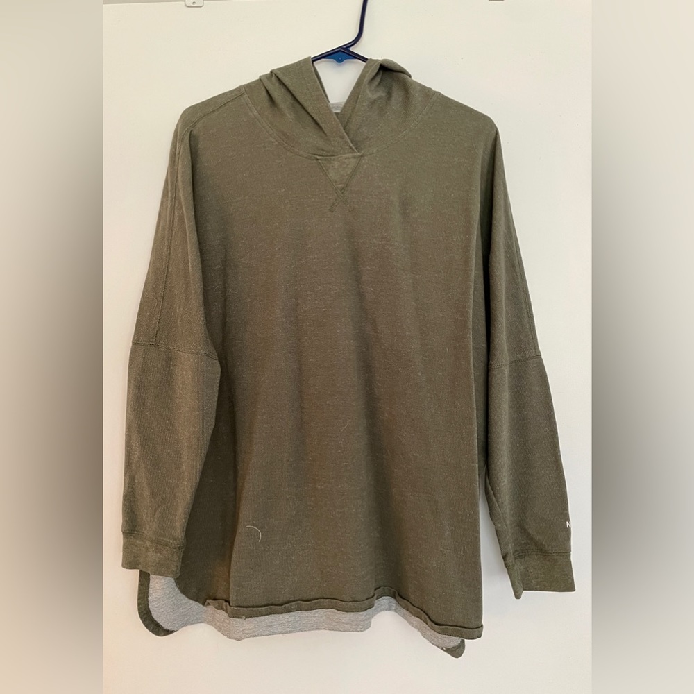 The North Face Lightweight Scoop Hem Hoodie
